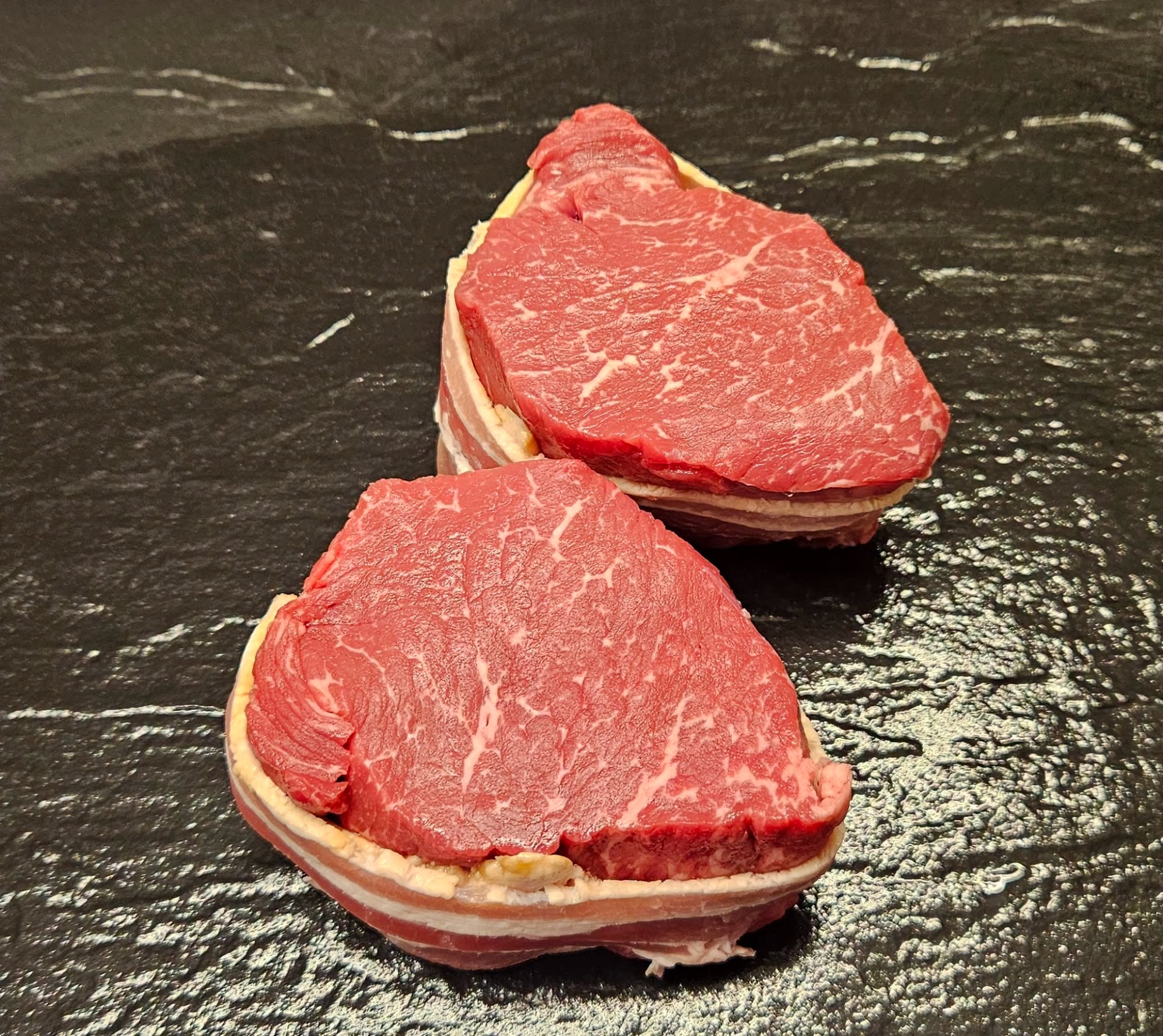 Oksemedaljoner med bacon